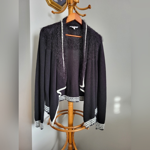 CANDIE'S | Black & White Shrug Sweater Size L - Picture 2 of 14